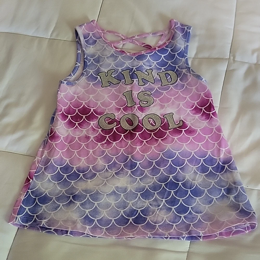 Tank Tops - Picture 6 of 8